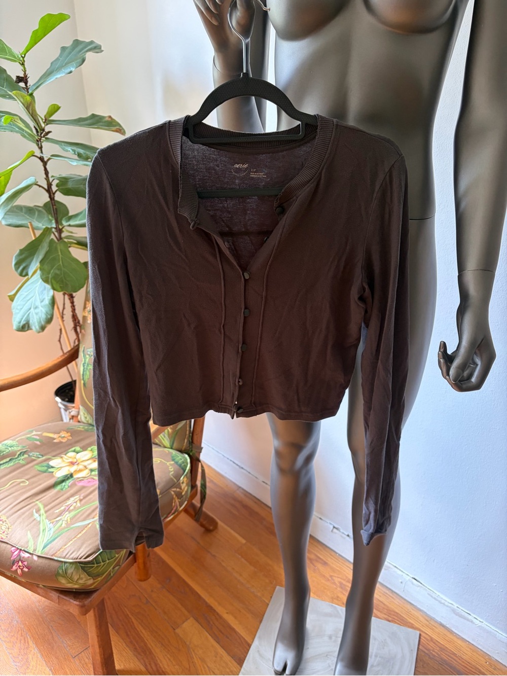 Women's Long-Sleeve Button Crop Top